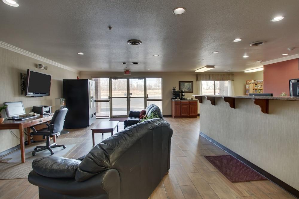 All Towne Suites Saint Robert Exterior photo