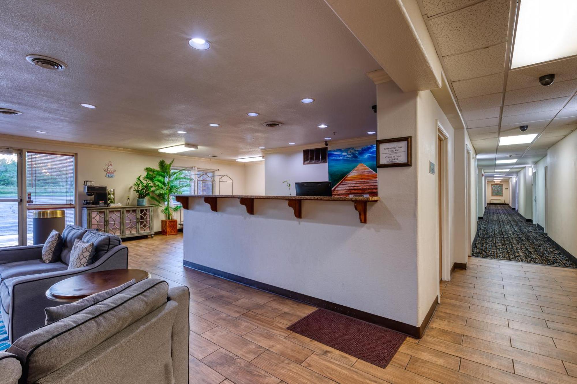 All Towne Suites Saint Robert Exterior photo