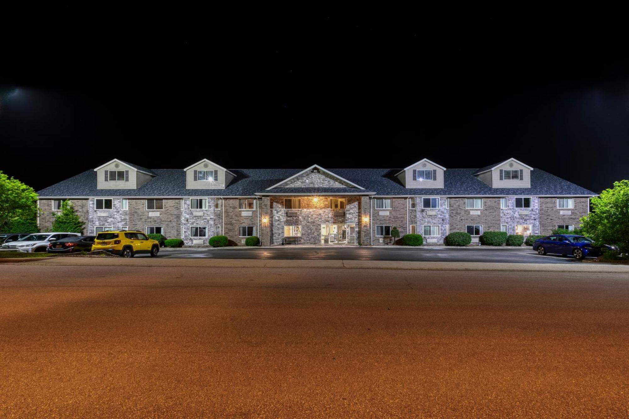 All Towne Suites Saint Robert Exterior photo