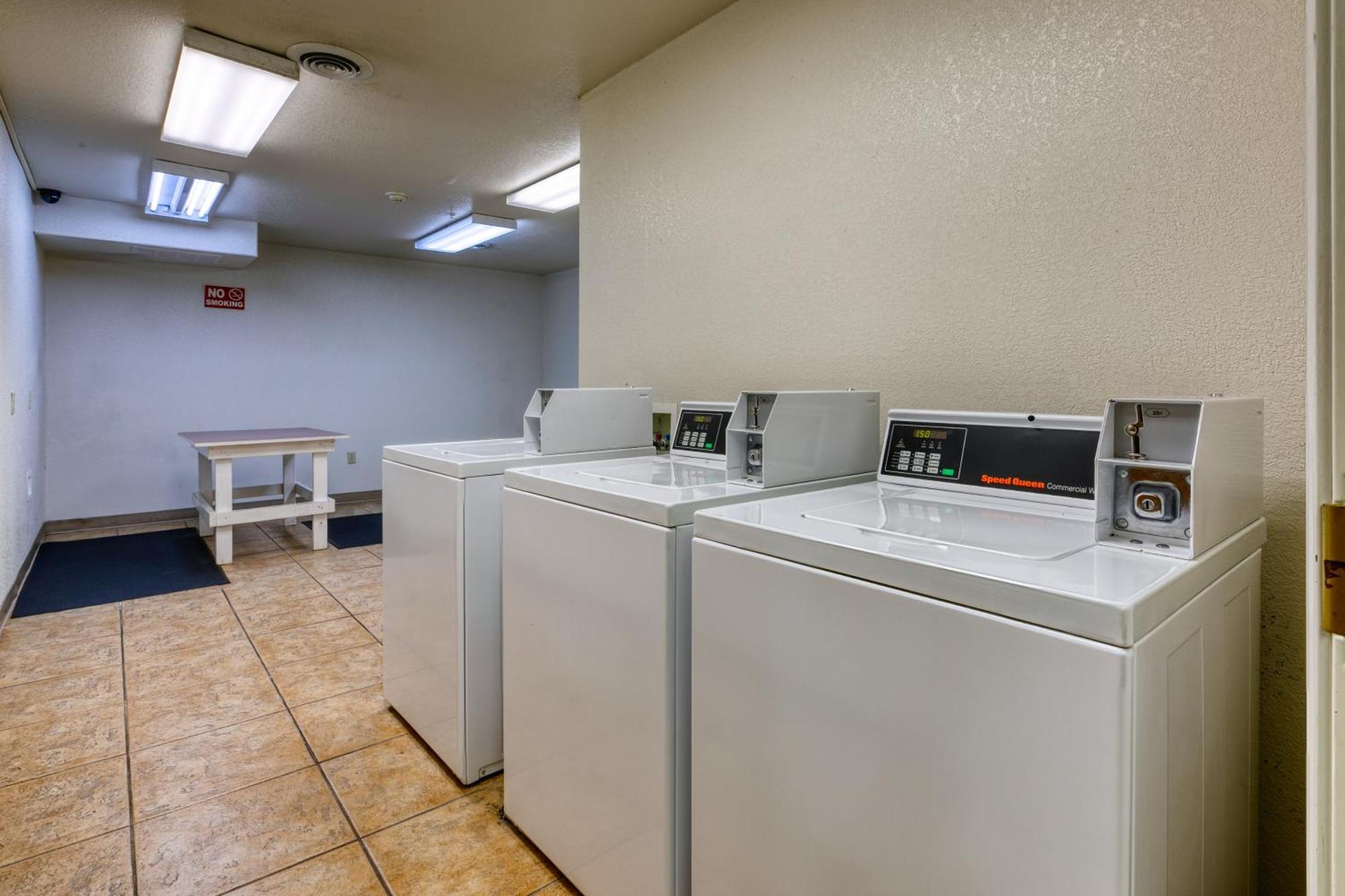 All Towne Suites Saint Robert Exterior photo
