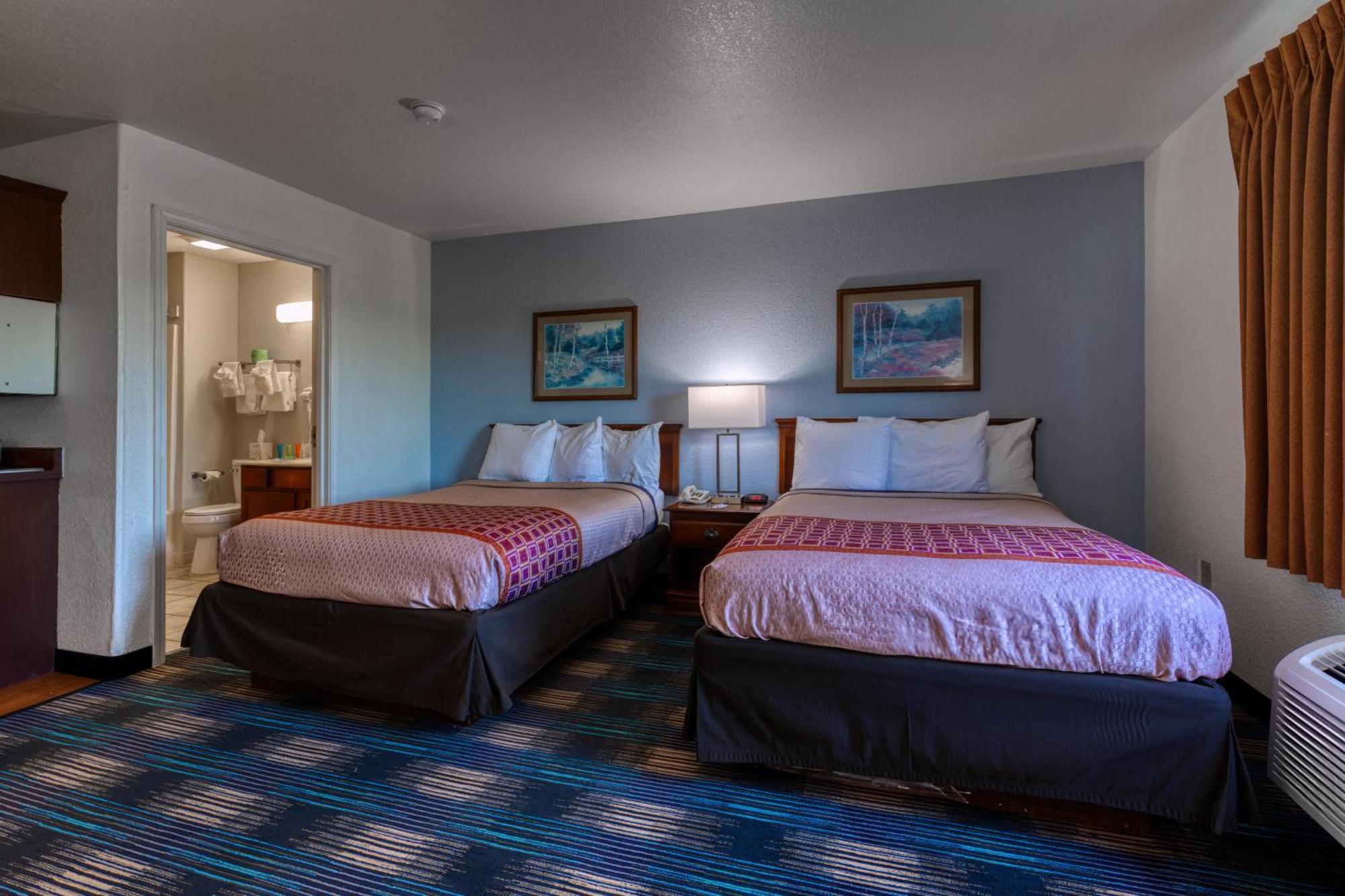 All Towne Suites Saint Robert Exterior photo