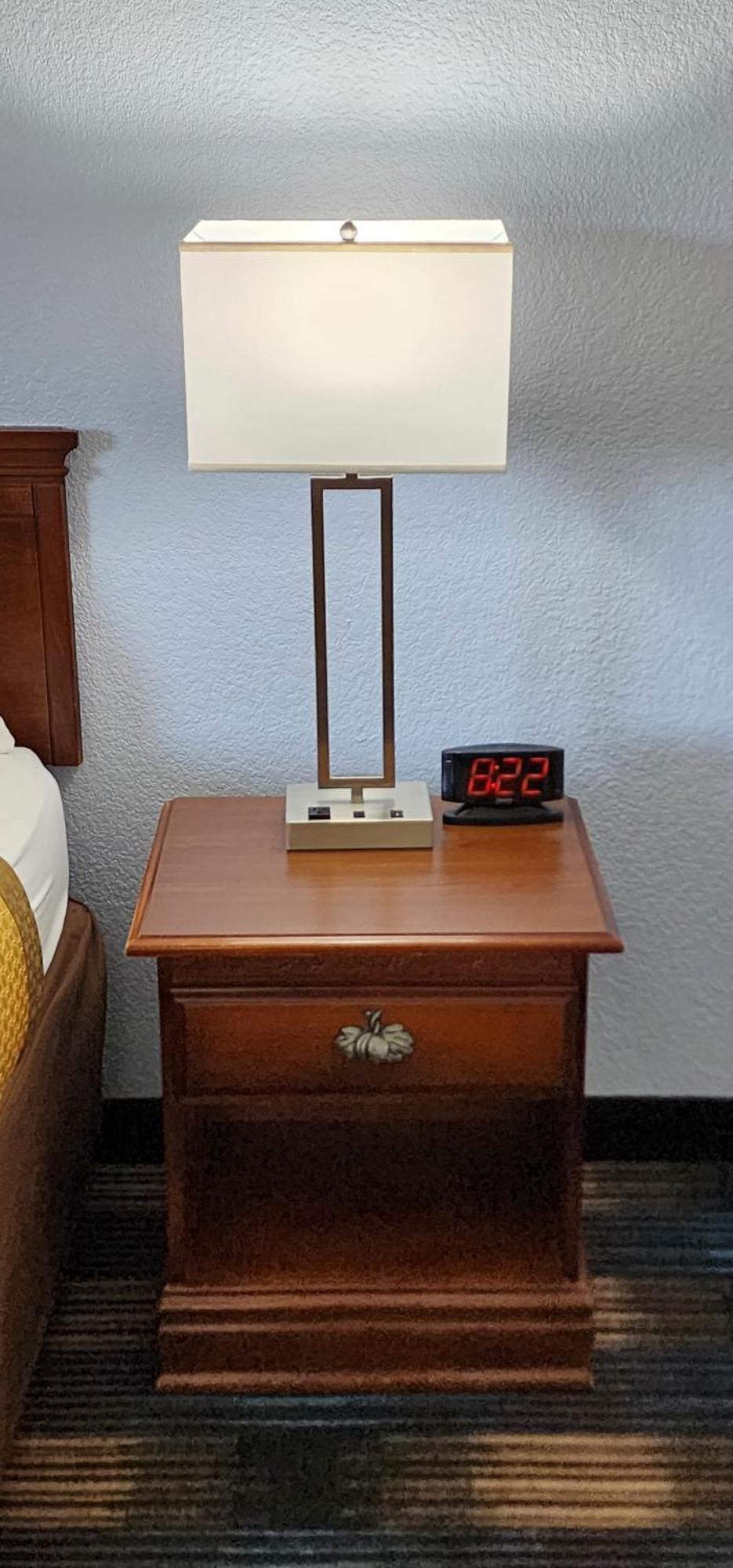 All Towne Suites Saint Robert Room photo